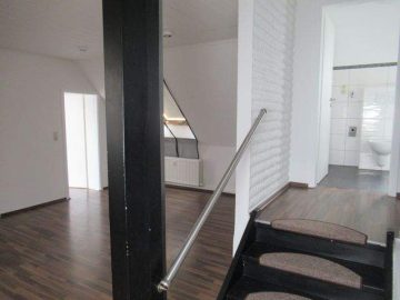 Anleger! 2 Zimmerwohnung im gepflegten Mehrfamilienhaus - Wohn-Ess-Küchenbereich
