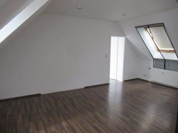 Anleger! 2 Zimmerwohnung im gepflegten Mehrfamilienhaus - Wohn-Ess-Küchenbereich