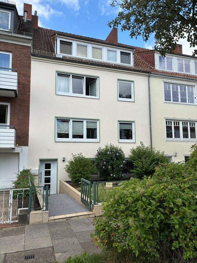 1a Lage… Bremen-Schwachhausen schmuckes MFH / 3 Wohneinheiten + Keller, idyllischer Garten in Südwestlage, 28209 Bremen, Mehrfamilienhaus