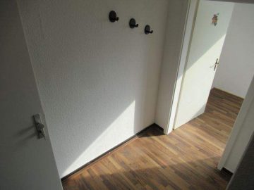 Anleger! 2 Zimmerwohnung im gepflegten Mehrfamilienhaus - Flur