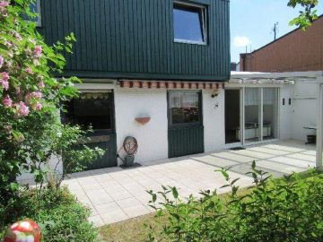 Bremen Habenhausen… die begehrte Wohnlage „links der Weser „gepflegte DHH mit idyll. Hofgarten u. Garage! - Hausansicht vom Garten