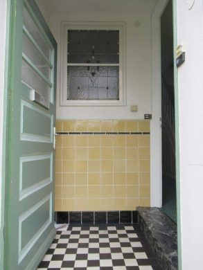 Handwerker ! Links der Weser … Stilvolles charmantes Bremer Reihenmittelhaus - Eingangsbereich