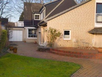 Schmucke DHH ruhig...idyllisch...zentral ! - Hausansicht vom Garten