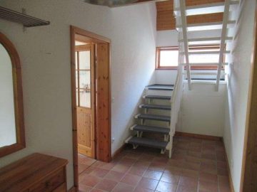 Charmantes EFH sucht Familie mit handwerklichen Geschick v. d. Toren der Stadt...! - Eingangsdiele