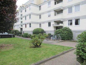 ANGEBOT! Schwachhausen – 1a gepfl. 3 Zi.Whng mit großen Balkon und 2 Garagen - Hausansicht