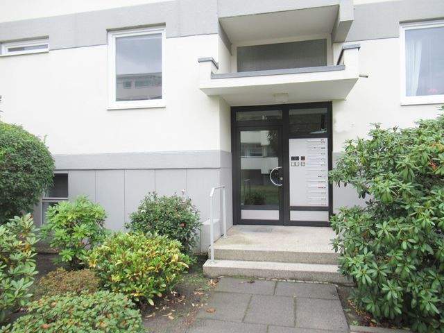 Radio Bremen Viertel – gepfl. 3 Zi.Whng mit großen Balkon und 1 Garage - Eingangsbereich
