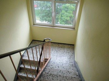 ANLEGER ! Vermietete 3 Zimmerwohnung ( Nr. 7 ) m. Balkon in Stuhr Brinkum - Treppenhaus