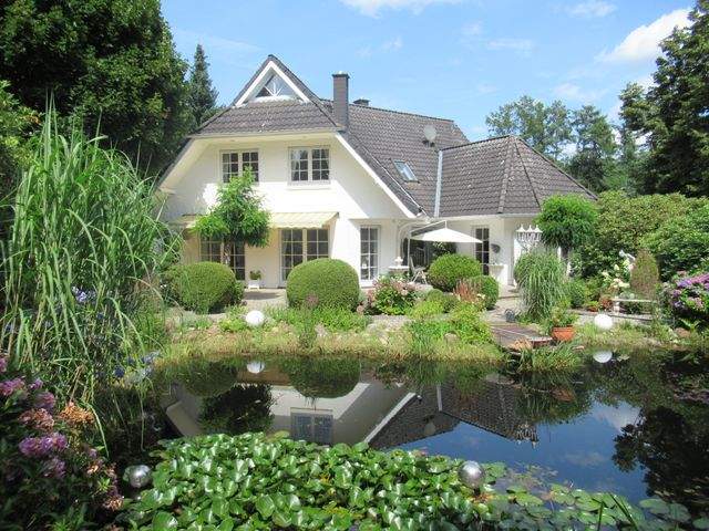 Ihr Traumhaus – repräsentative Landhausvilla in reizvoller Lage vor den Toren der Stadt!, 27211 Bassum, Einfamilienhaus