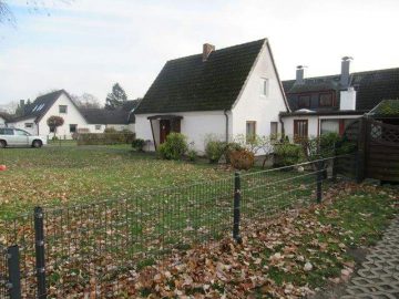 Bremen Osterholz … DHH mit Teilkeller und gr. Garten in ruhiger Lage - Hausansicht