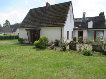 Bremen Osterholz … DHH mit Teilkeller und gr. Garten in ruhiger Lage - Hausansicht