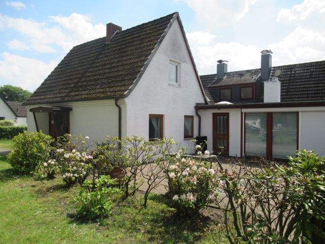 Bremen Osterholz … DHH mit Teilkeller und gr. Garten in ruhiger Lage, 28307 Bremen, Doppelhaushälfte