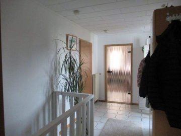 Bremen Osterholz … DHH mit Teilkeller und gr. Garten in ruhiger Lage - Flur Eingangsbereich