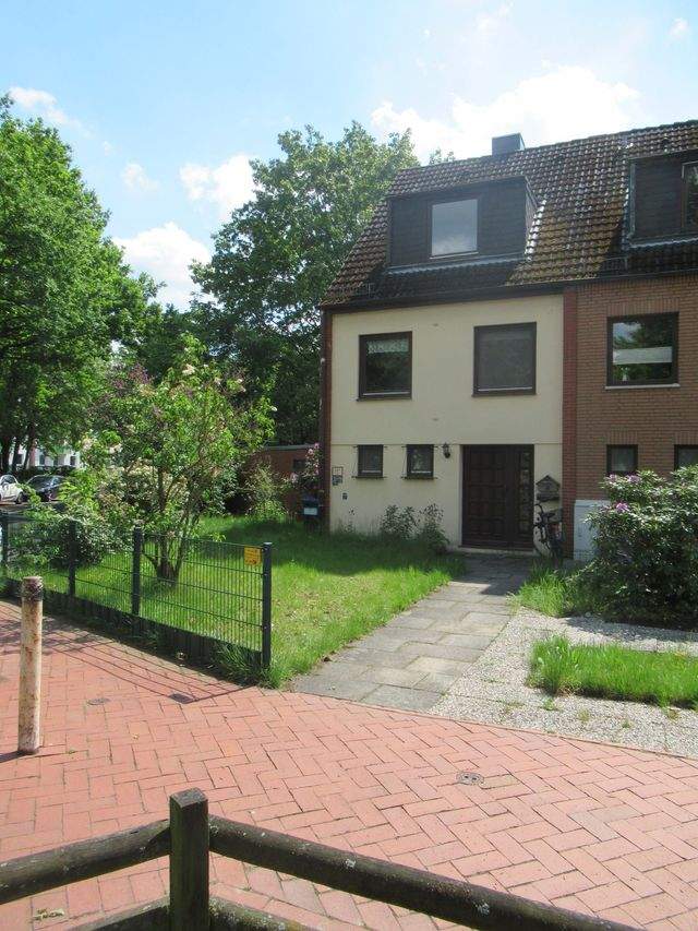 Reihenendhaus mit 2 Garagen, begehrte Wohnlage in Osterholz …renovieren Sie nach IHREN WÜNSCHEN!, 28325 Bremen, Reihenendhaus