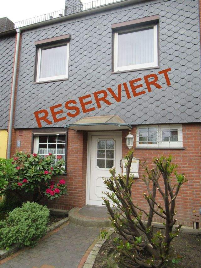 Kattenesch …schmuckes RH mit Garage und idyllischen Garten… begehrte Wohnlage „Links der Weser„, 28277 Bremen, Reihenmittelhaus