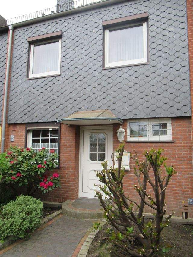 Kattenesch …schmuckes RH mit Garage und idyllischen Garten… begehrte Wohnlage „Links der Weser„, 28277 Bremen, Reihenmittelhaus